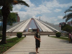 Albaniako telebistaren eraikina