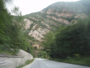 Autoan Rodopiar mendietan barrena