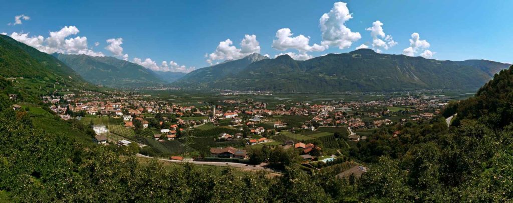 Lana eskualdeko panoramika, Bolzano hiriburutik ez oso urrun (Arg: Wikipedia)