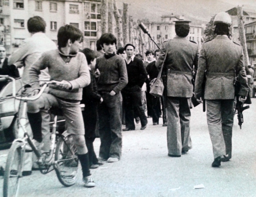 Espainiako polizia Hernanin manifestazio bat gerarazten 1978ko ekainean (argazkia: Argia)