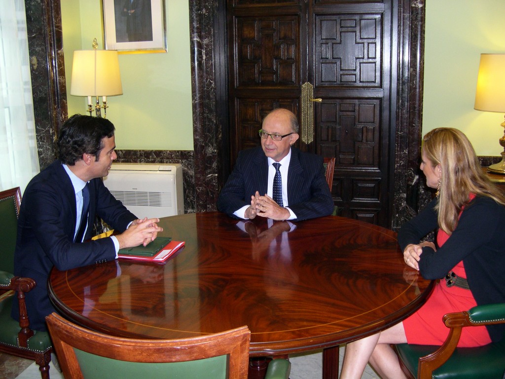 Montoro ministroarekin Madrilen egindako bileran.
