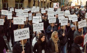 Udalerriei erraistegoal ezarritako zor ez-legitimoa salatu zen Donostian abenduaren 27ko protestan.